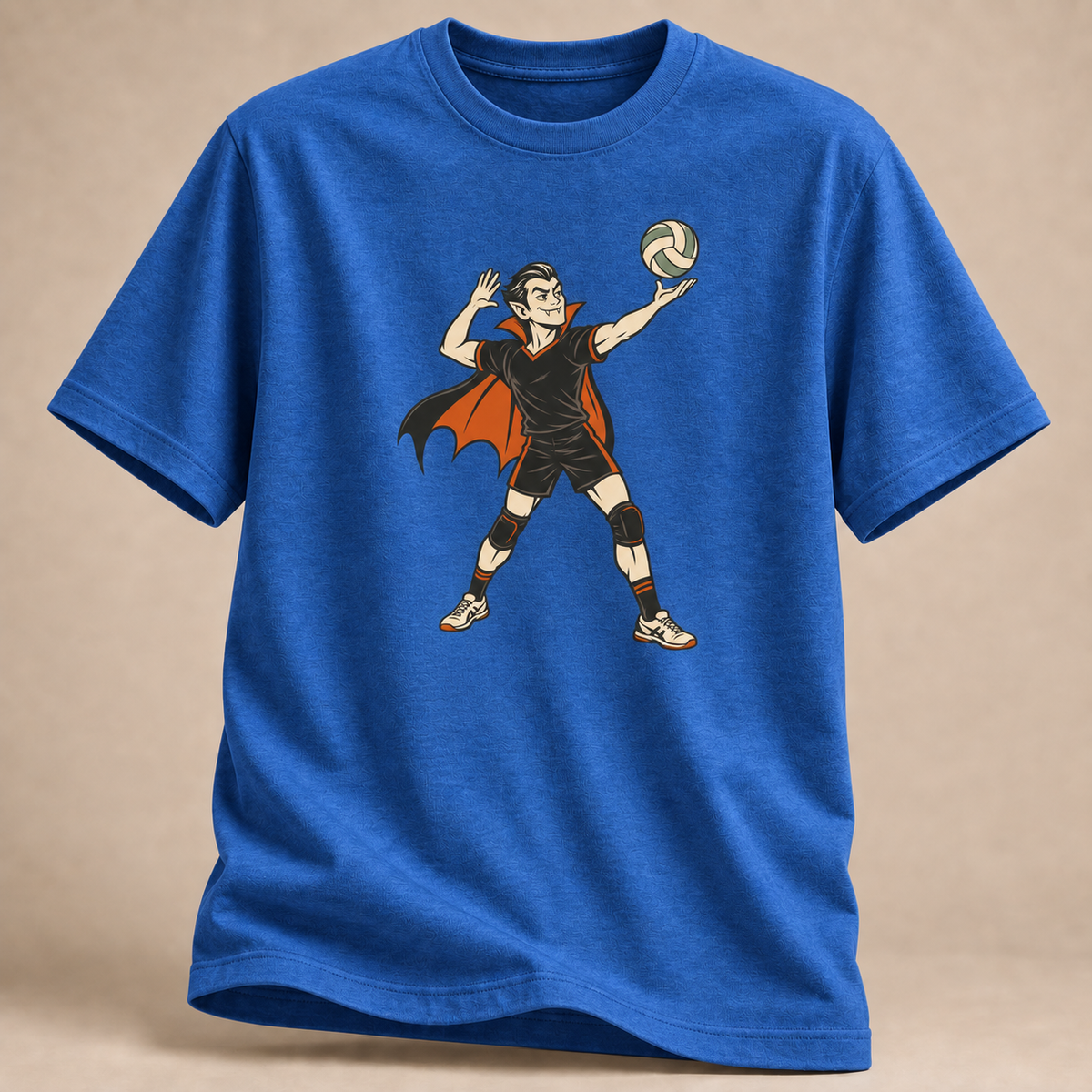 Frontansicht eines königsblau melierten T-Shirts: Vampir beim Volleyball-Aufschlag im Halloween-Motiv.