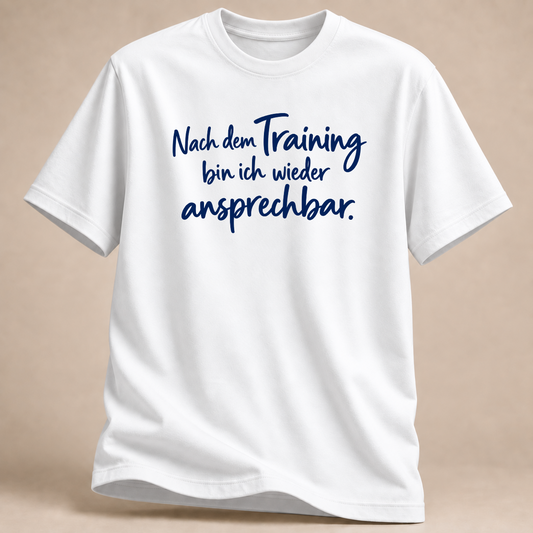 Für Volleyball sogar sonntags aufstehen T-Shirt – Mockup in Weiß