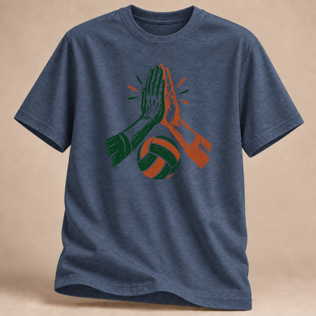 Katze und Volleyball T-Shirt – Mockup in Marineblau meliert