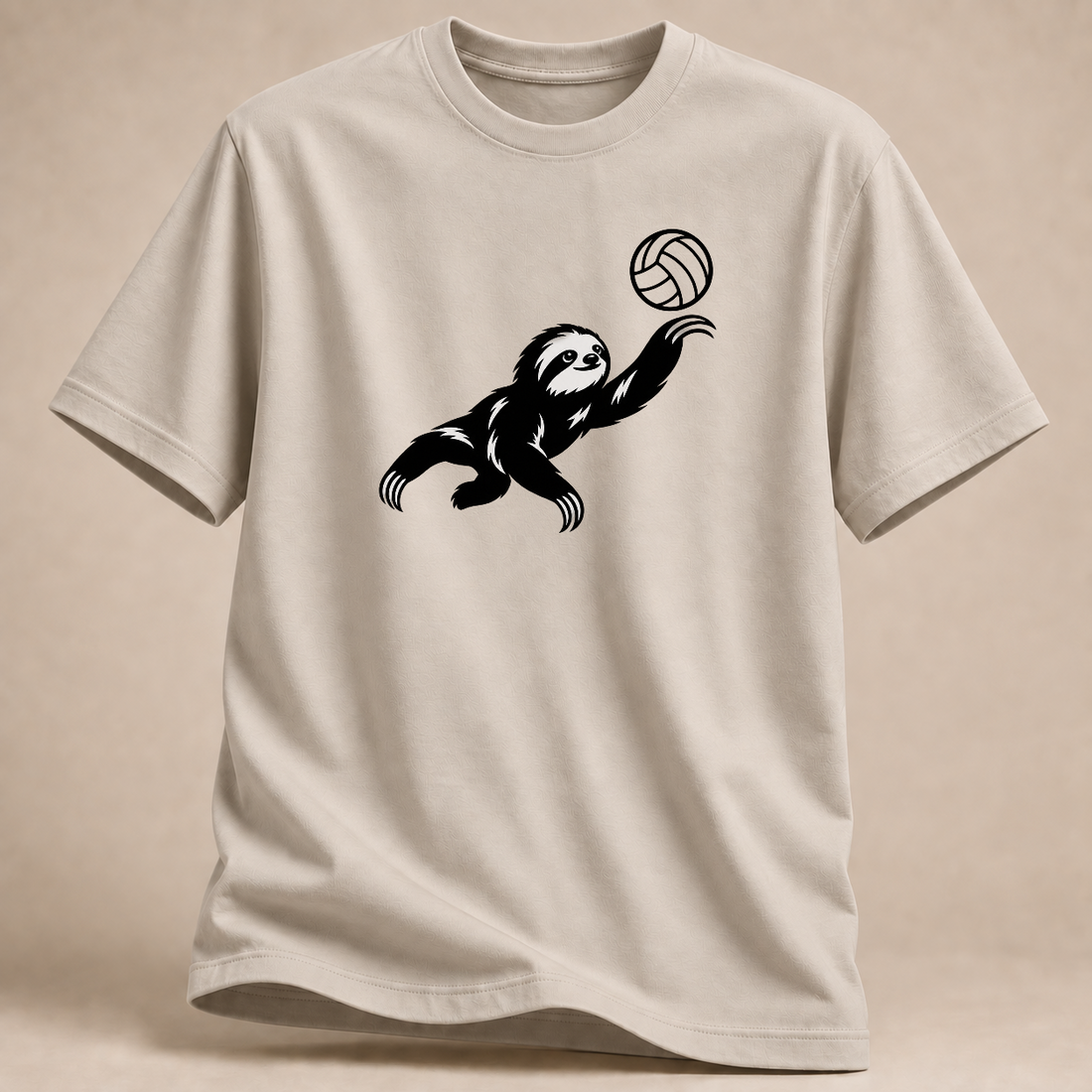 Faultier Volleyball T-Shirt – Ruhig am Netz – Mockup in Sand