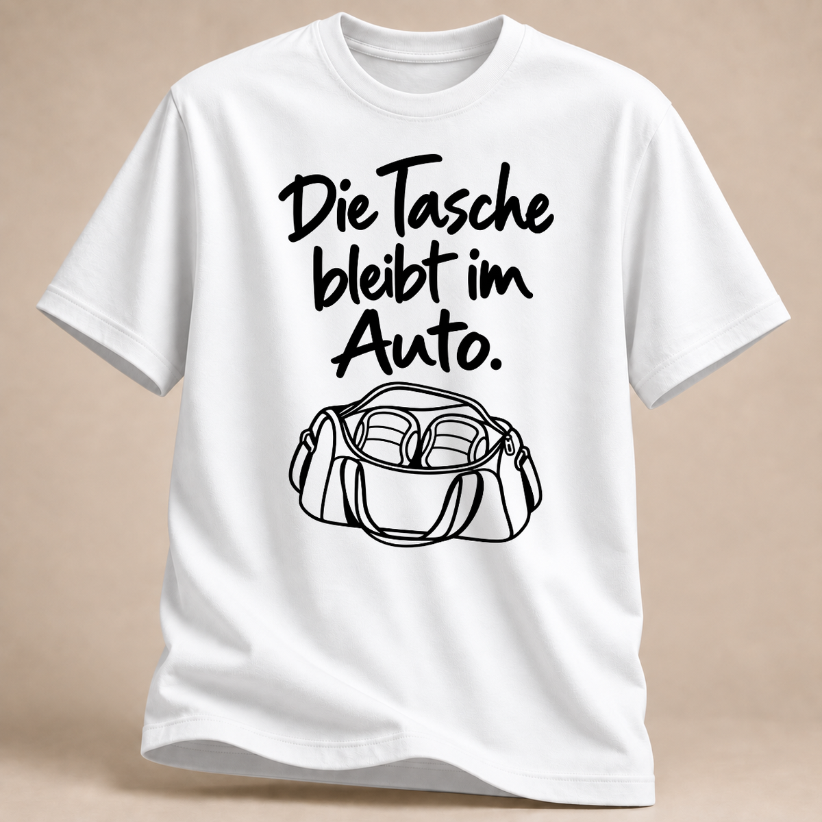 RÜCKRAUM – Tasche im Auto T-Shirt – Weiß