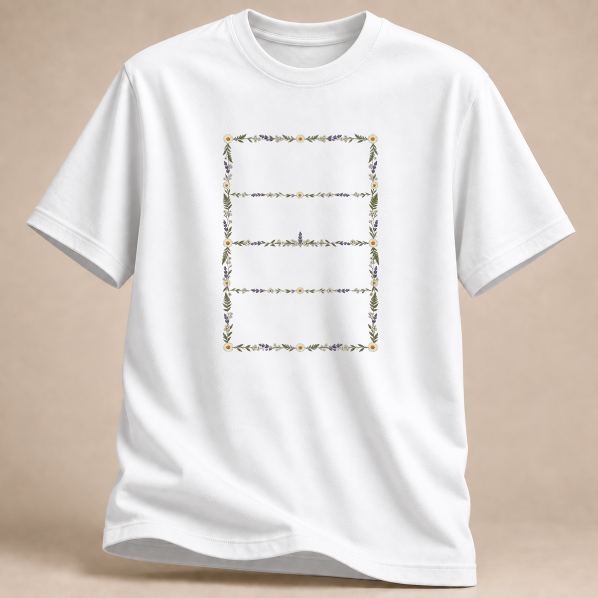 RÜCKRAUM – Volleyballfeld aus Wildblumen T-Shirt – Weiß